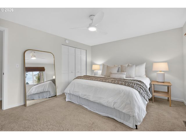 9843 Sw 2ND Ave, Portland, OR 97219