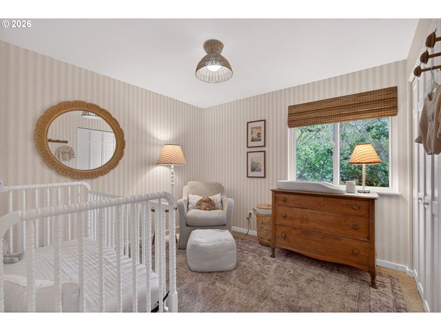 9843 Sw 2ND Ave, Portland, OR 97219