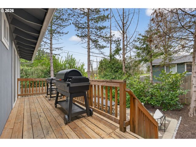 9843 Sw 2ND Ave, Portland, OR 97219