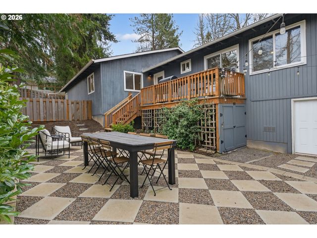 9843 Sw 2ND Ave, Portland, OR 97219