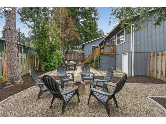 9843 Sw 2ND Ave, Portland, OR 97219