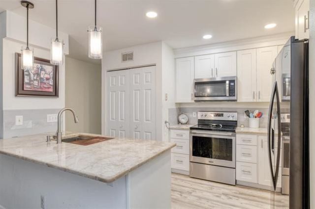 31 Catalonia Ct, St Augustine, FL 32086