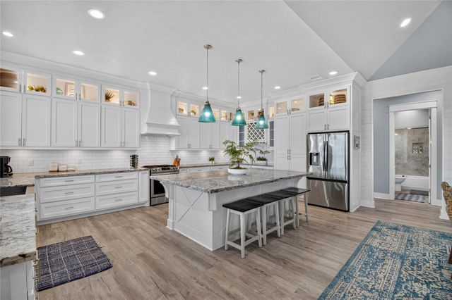 937 S Cove, Crystal Beach, TX 77650