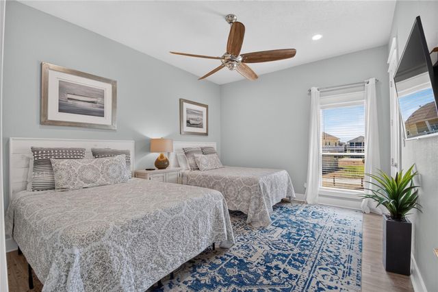 937 S Cove, Crystal Beach, TX 77650