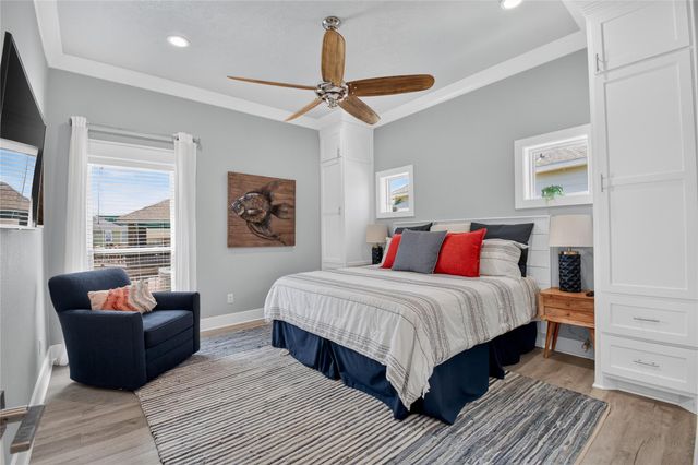 937 S Cove, Crystal Beach, TX 77650