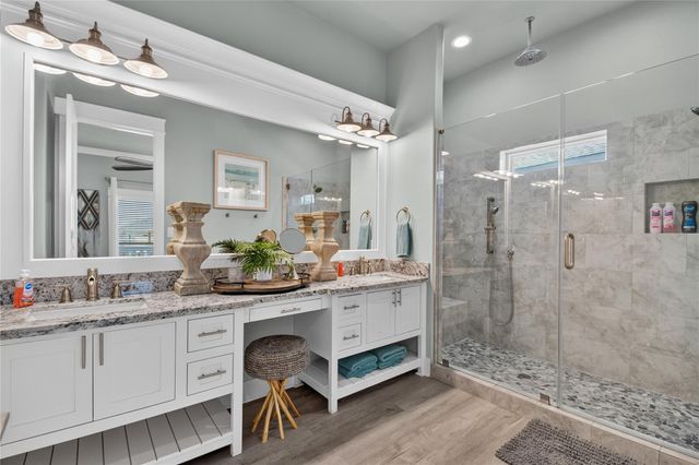 937 S Cove, Crystal Beach, TX 77650