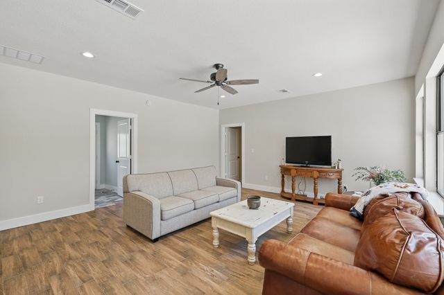 2446 Neely Trail, Valley View, TX 76272