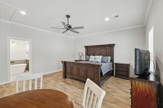 2446 Neely Trail, Valley View, TX 76272