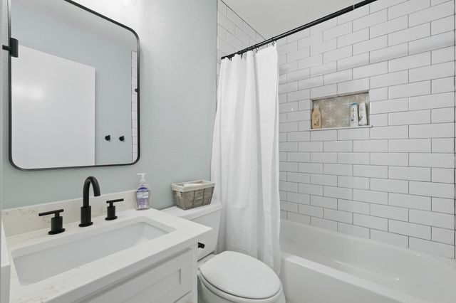 2446 Neely Trail, Valley View, TX 76272