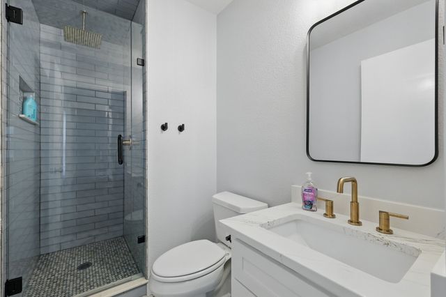 2446 Neely Trail, Valley View, TX 76272