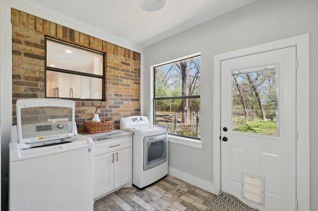 2446 Neely Trail, Valley View, TX 76272