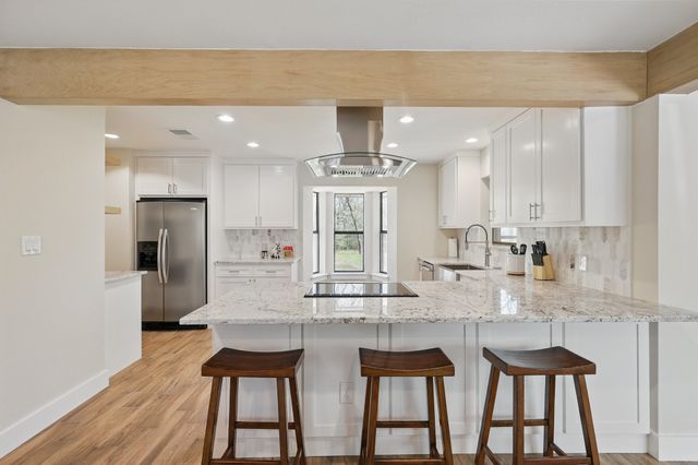 2446 Neely Trail, Valley View, TX 76272