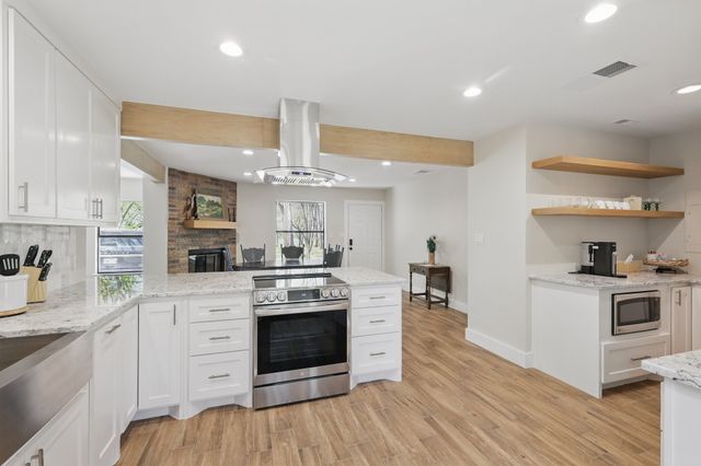 2446 Neely Trail, Valley View, TX 76272