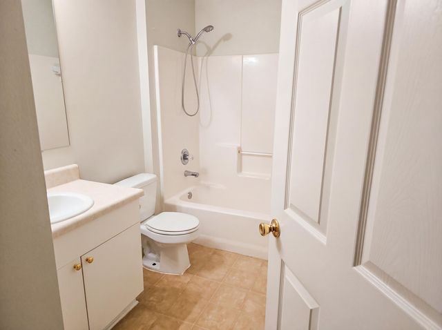 1057 Antigua Circle, Pensacola, FL 32506