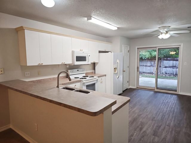 1057 Antigua Circle, Pensacola, FL 32506