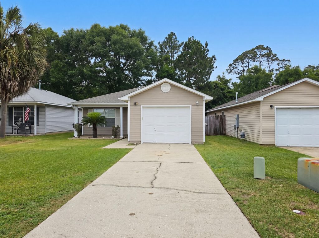 1057 Antigua Circle, Pensacola, FL 32506