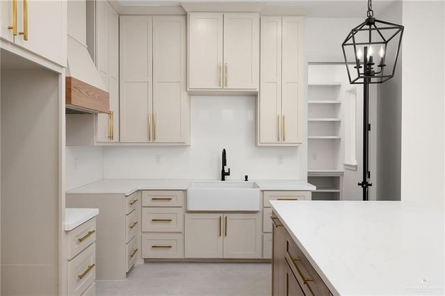 200 Micaela Service Road, Penitas, TX 78576