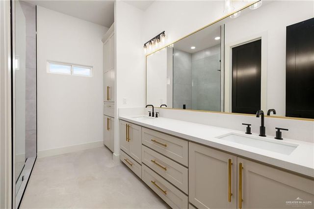 200 Micaela Service Road, Penitas, TX 78576