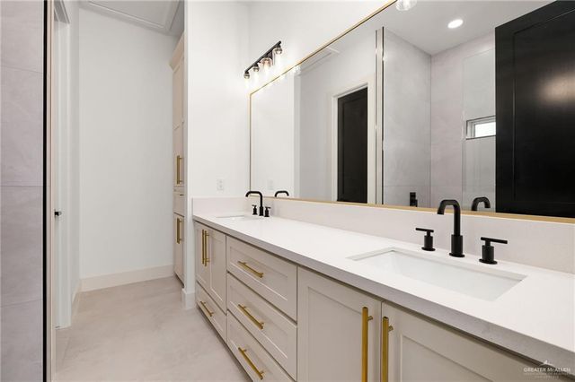 200 Micaela Service Road, Penitas, TX 78576