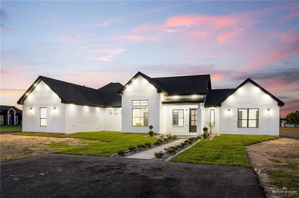 200 Micaela Service Road, Penitas, TX 78576