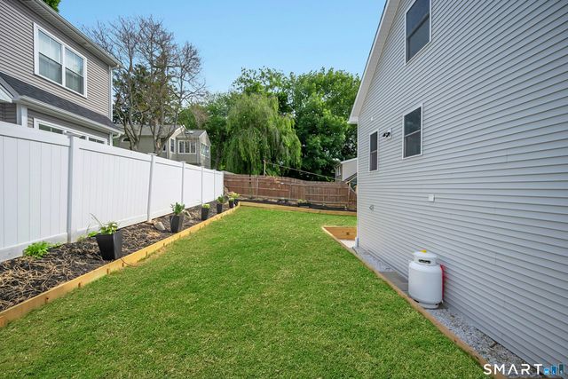 198 Castle Avenue, Fairfield, CT 06825