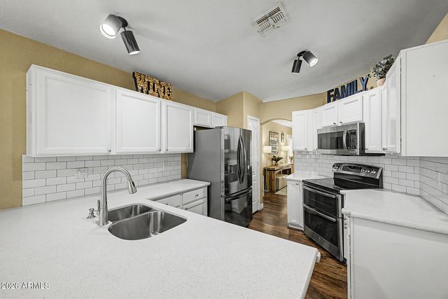 541 W VILLA MARIA Drive, Phoenix, AZ 85023