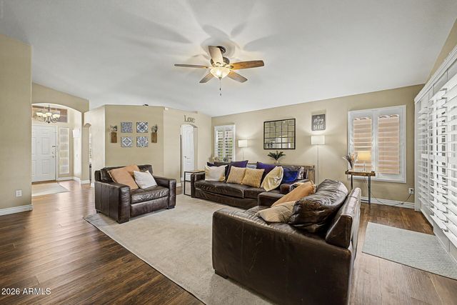 541 W VILLA MARIA Drive, Phoenix, AZ 85023