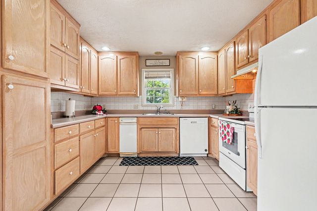 524 Elm St, Smithville, TN 37166