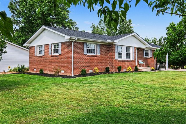 524 Elm St, Smithville, TN 37166