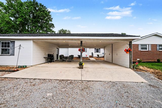 524 Elm St, Smithville, TN 37166