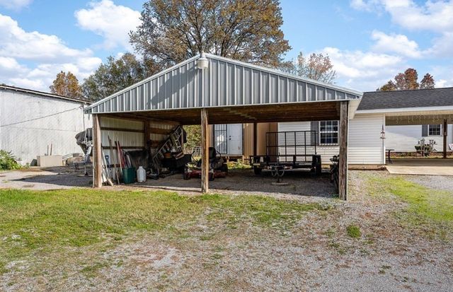 524 Elm St, Smithville, TN 37166