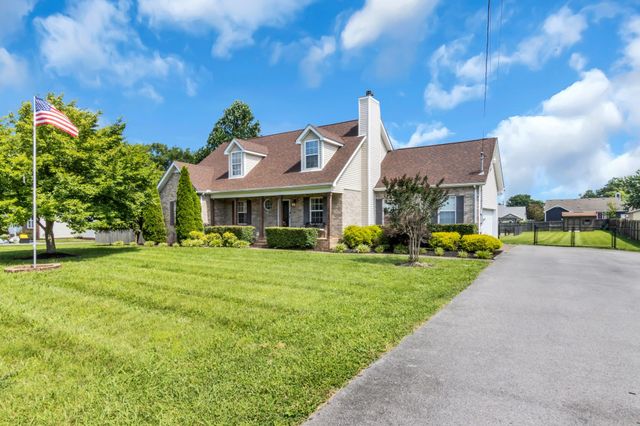 130 Fall Creek Dr, Murfreesboro, TN 37129
