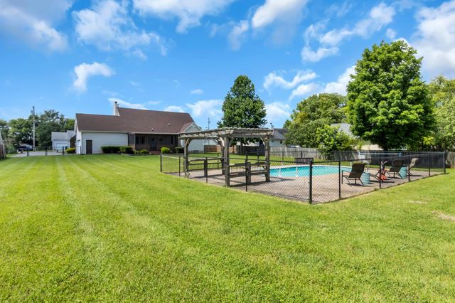 130 Fall Creek Dr, Murfreesboro, TN 37129