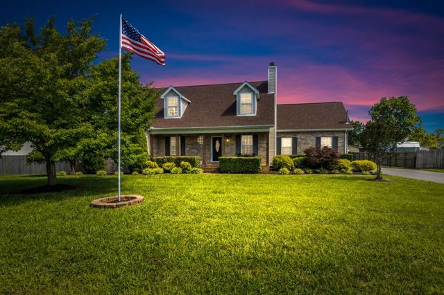 130 Fall Creek Dr, Murfreesboro, TN 37129