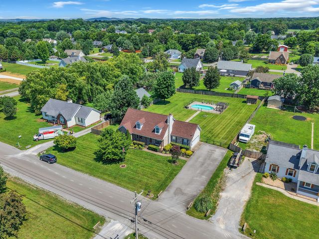 130 Fall Creek Dr, Murfreesboro, TN 37129