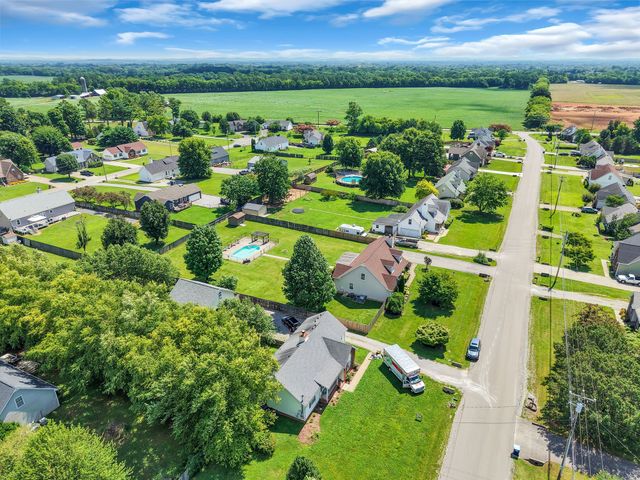 130 Fall Creek Dr, Murfreesboro, TN 37129