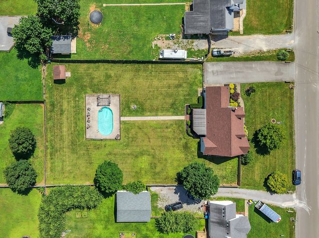 130 Fall Creek Dr, Murfreesboro, TN 37129