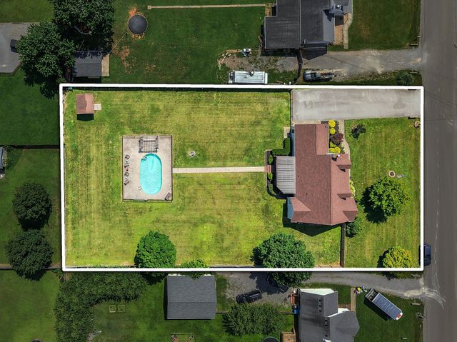 130 Fall Creek Dr, Murfreesboro, TN 37129