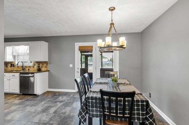 130 Fall Creek Dr, Murfreesboro, TN 37129