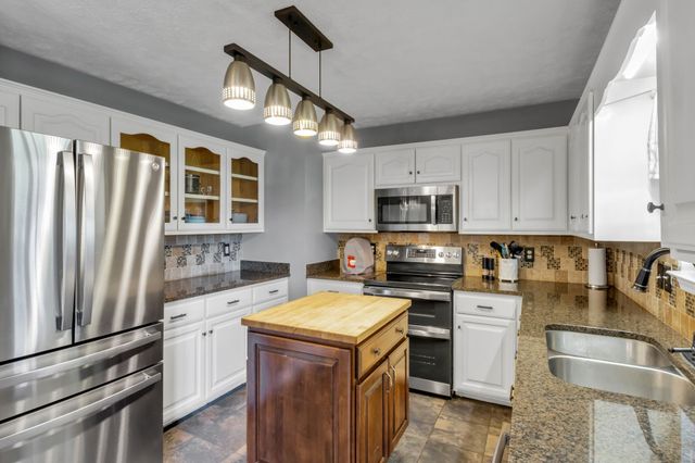 130 Fall Creek Dr, Murfreesboro, TN 37129