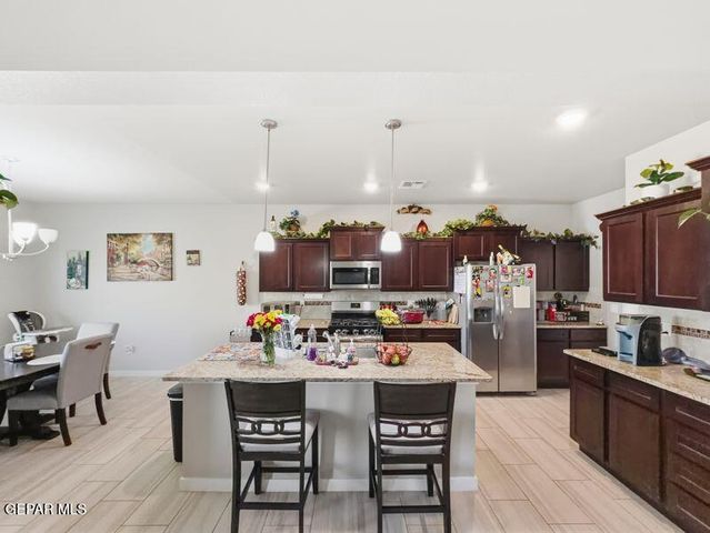 6909 BLACK MESQUITE Drive, El Paso, TX 79934
