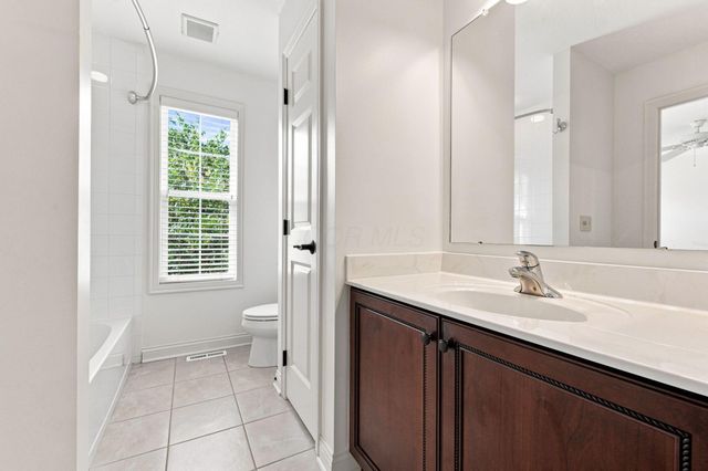 6816 Bishops Wood Drive, New Albany, OH 43054