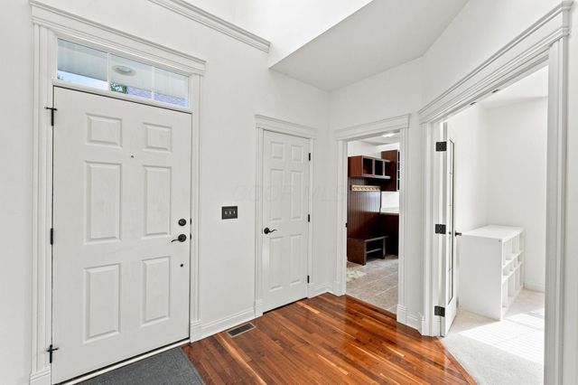 6816 Bishops Wood Drive, New Albany, OH 43054