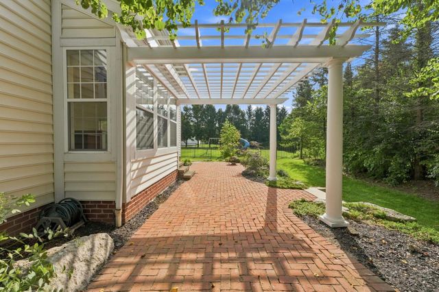 6816 Bishops Wood Drive, New Albany, OH 43054