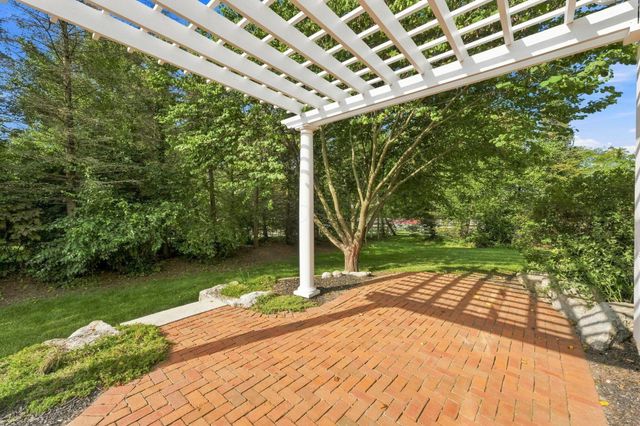 6816 Bishops Wood Drive, New Albany, OH 43054