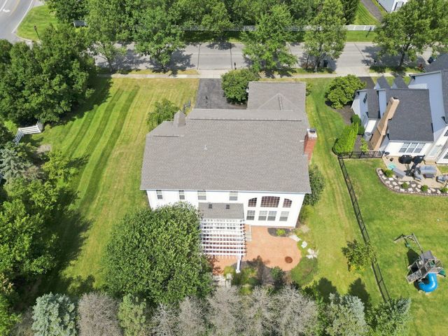 6816 Bishops Wood Drive, New Albany, OH 43054