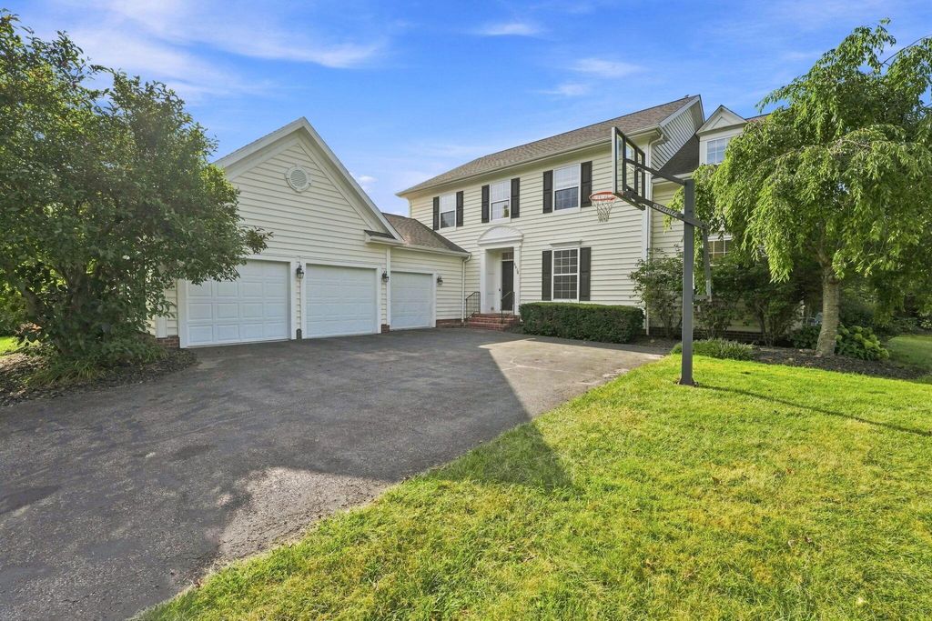 6816 Bishops Wood Drive, New Albany, OH 43054