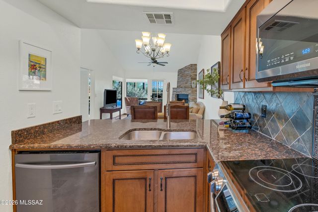 7601 N Calle Sin Envidia Apt 58, Tucson, AZ 85718
