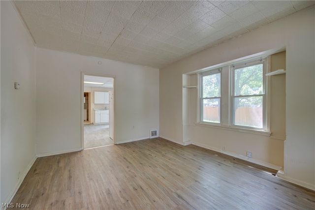 3295 W 56th Street, Cleveland, OH 44102
