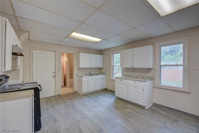 3295 W 56th Street, Cleveland, OH 44102